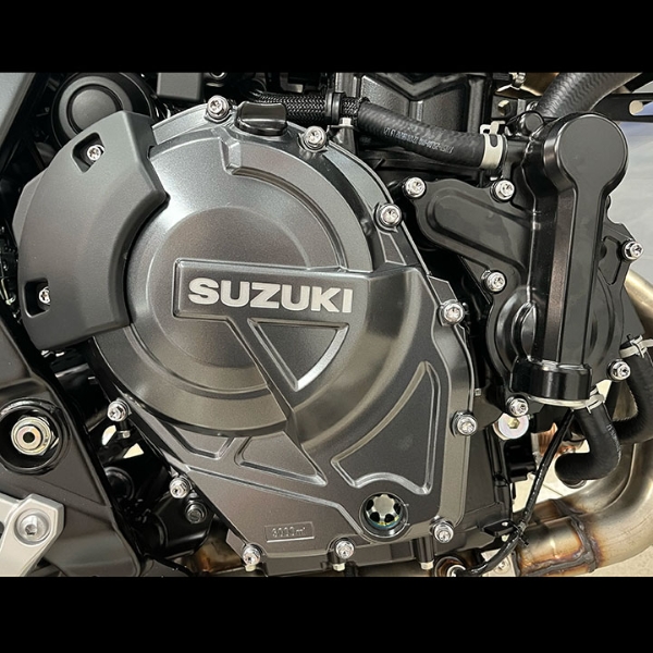 GSX-8S-M3-OE-Clutch-and-water-pump-cover